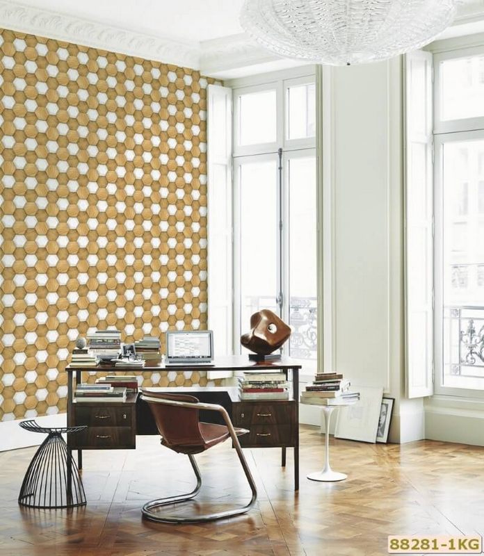Họa tiết lục giác trên giấy dán tường khiến không gian phòng làm việc trở nên tinh tế và sang trọng hơn.